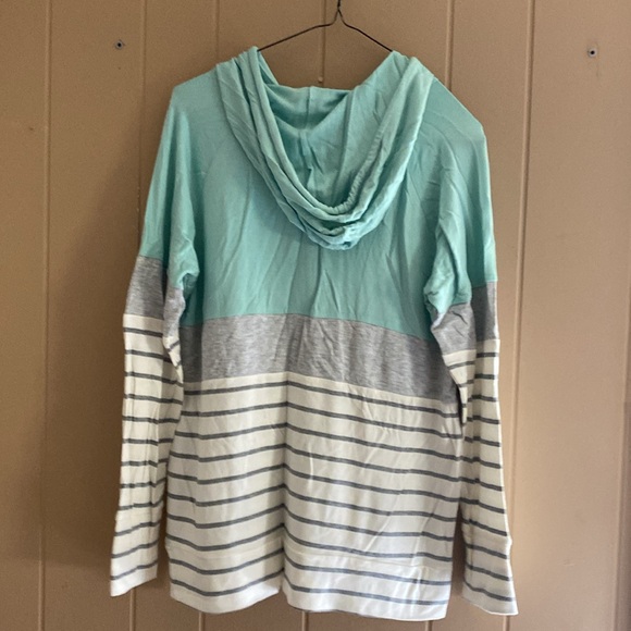 Ladies petite large lightweight hoodie by market & spruce - Picture 4 of 4